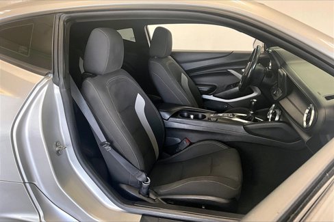 Used 2019 Chevrolet Camaro LT image 7