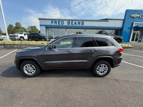 Used 2018 Jeep Grand Cherokee Laredo image 4