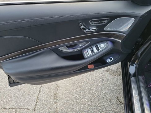 Used 2015 Mercedes-Benz S 550 Sedan image 20