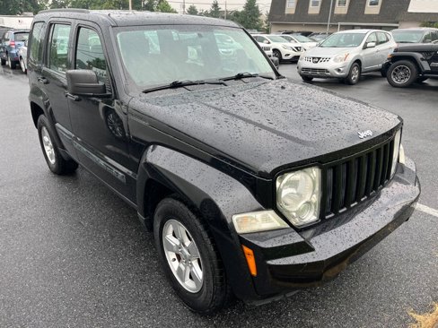 Used 2009 Jeep Liberty Sport image 3