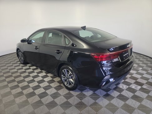 Certified 2022 Kia Forte LXS w/ LXS Technology Package image 10