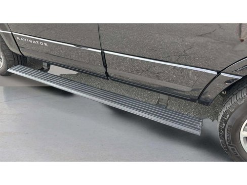 Used 2016 Lincoln Navigator Select image 27