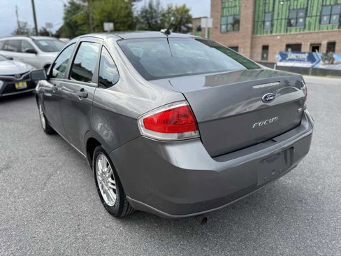 Used 2010 Ford Focus SE image 5