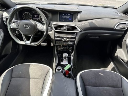 Used 2018 INFINITI QX30 Sport w/ Cargo Package image 19