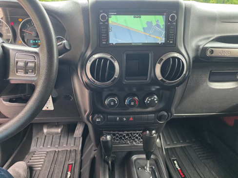 Used 2013 Jeep Wrangler Sport image 13