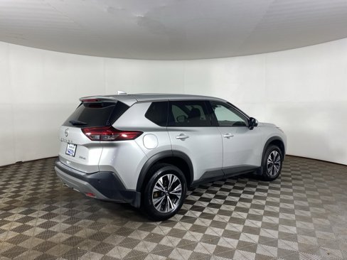 Used 2021 Nissan Rogue SV image 3