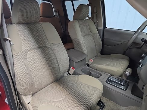 Used 2015 Nissan Frontier SV image 14