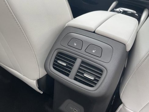 Used 2024 Buick Envision Avenir image 25