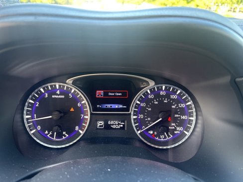 Used 2019 INFINITI QX60 Luxe w/ Sensory Package image 3