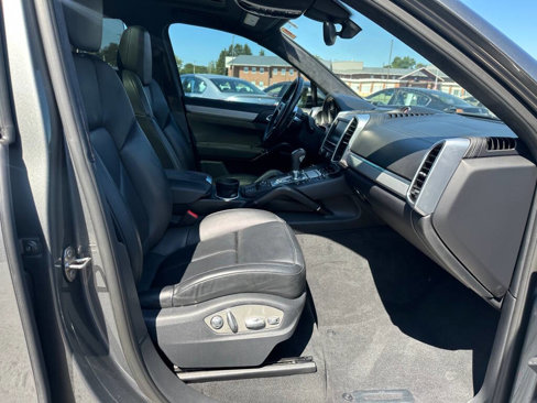 Used 2016 Porsche Cayenne GTS image 10