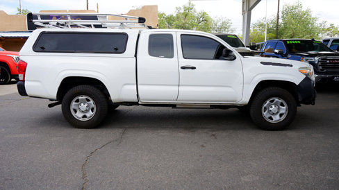 Used 2017 Toyota Tacoma SR image 2