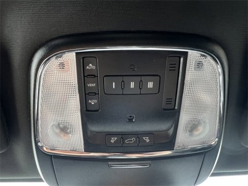 Used 2019 Jeep Grand Cherokee Limited image 29