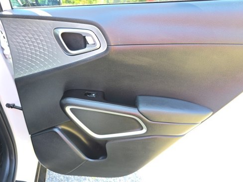 Used 2025 Kia Soul LX w/ LX Technology Package image 33