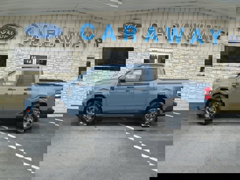 New 2025 Ford Maverick XLT image 2
