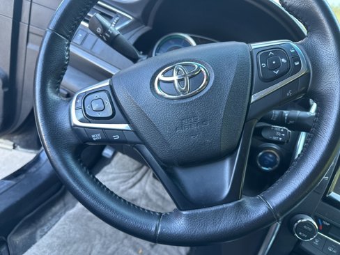 Used 2016 Toyota Camry LE image 29