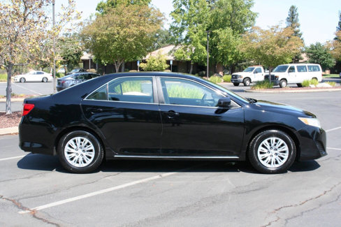 Used 2012 Toyota Camry LE image 4