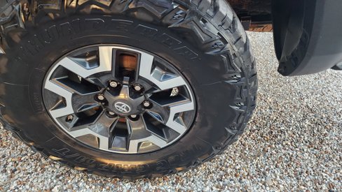 Used 2020 Toyota Tacoma TRD Off-Road image 12