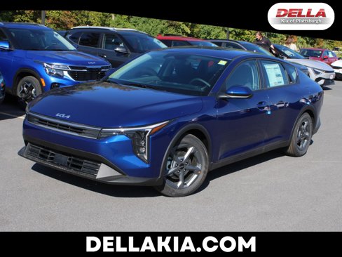 New 2025 Kia K4 LXS image 1