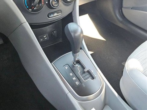 Used 2016 Hyundai Accent SE image 12