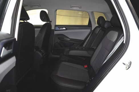 Certified 2024 Volkswagen Taos SE image 12