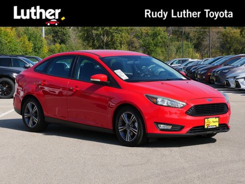 Used 2017 Ford Focus SE image 1