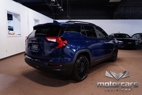 Used 2023 GMC Terrain SLE w/ Driver Convenience Package image 7