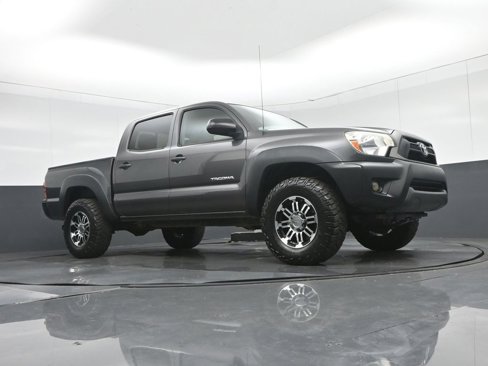 Used 2014 Toyota Tacoma PreRunner image 48