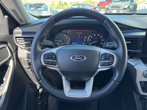Used 2021 Ford Explorer XLT w/ Equipment Group 202A image 18
