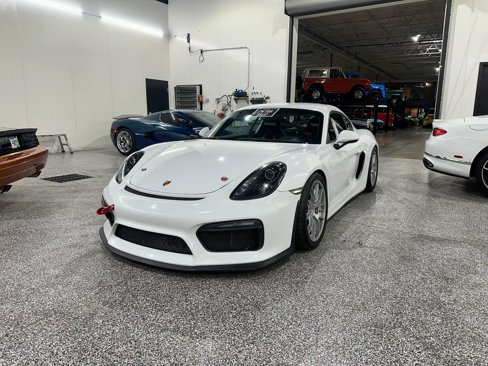 Used 2016 Porsche Cayman GT4 image 3
