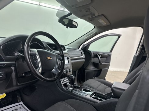Used 2017 Chevrolet Traverse LT image 30
