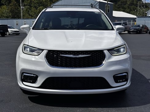 Used 2022 Chrysler Pacifica Touring-L image 34