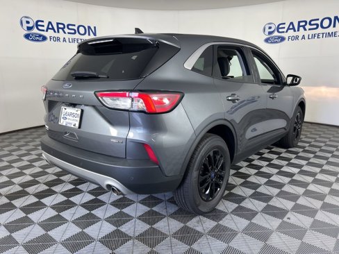 Used 2021 Ford Escape SE image 5