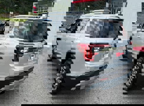 Used 2020 GMC Acadia SLT image 9