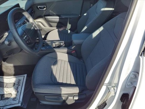 New 2025 Kia K4 EX image 9