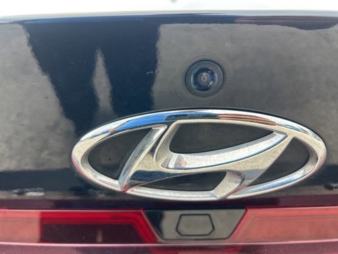 Used 2023 Hyundai Elantra Limited image 20
