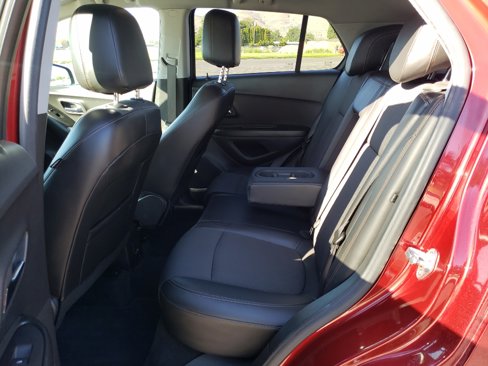 Used 2022 Chevrolet Trax LT w/ LT Convenience Package image 11