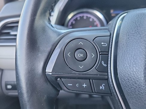 Used 2019 Toyota Camry L image 5