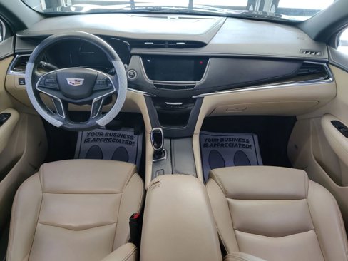 Used 2017 Cadillac XT5 FWD image 9