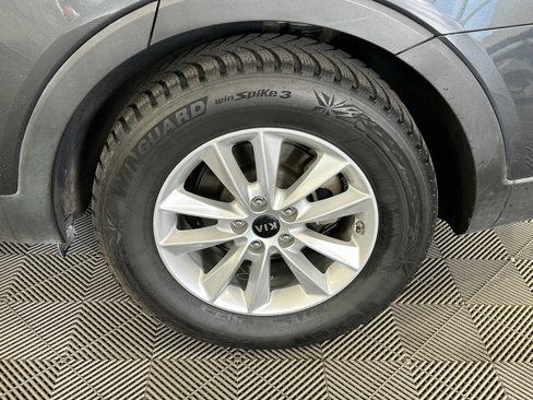 Used 2020 Kia Sorento AWD V6 image 49