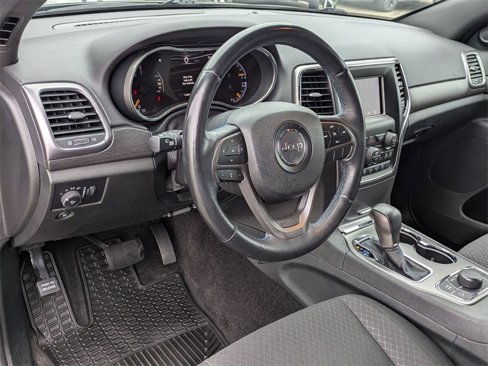 Used 2018 Jeep Grand Cherokee Laredo image 11