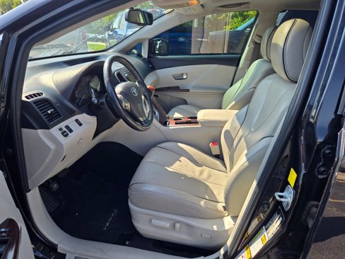 Used 2011 Toyota Venza w/ Leather Pkg image 20