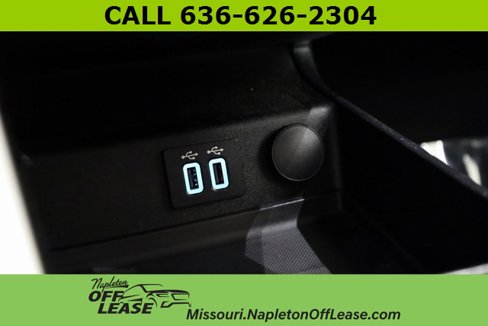 Used 2020 Ford Fusion SE image 19