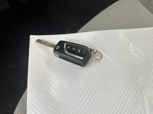 Used 2021 Toyota Corolla LE image 20