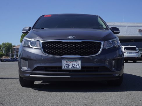 Used 2017 Kia Sedona LX w/ LX Essentials Premium Package image 9