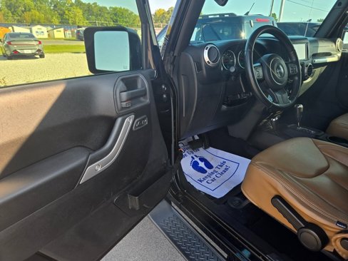 Used 2015 Jeep Wrangler Unlimited Sahara image 6