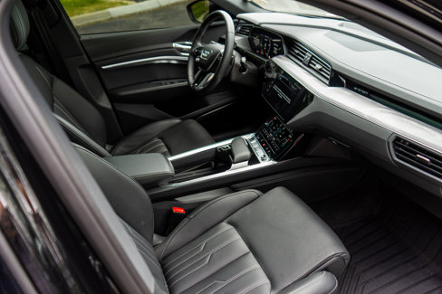 Used 2024 Audi Q8 e-tron Prestige w/ Prestige Package image 46