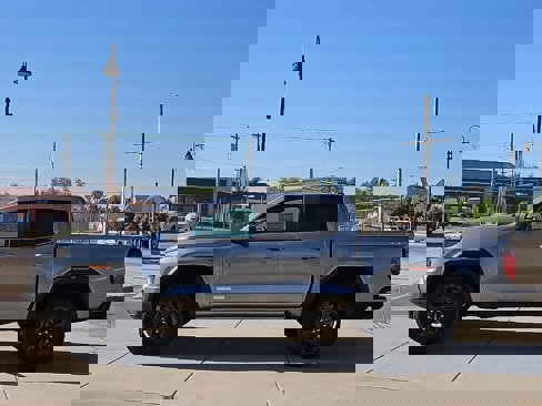 New 2025 GMC Canyon Elevation w/ Convenience Package image 2