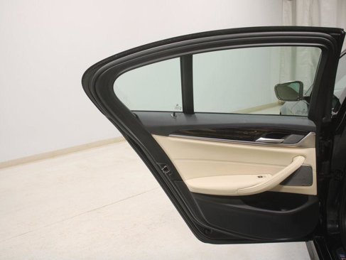 Used 2022 BMW 540i xDrive w/ M Sport Package image 19