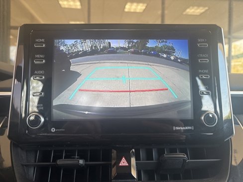 Used 2021 Toyota Corolla LE image 18