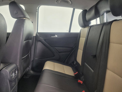 Used 2016 Volkswagen Tiguan S image 18